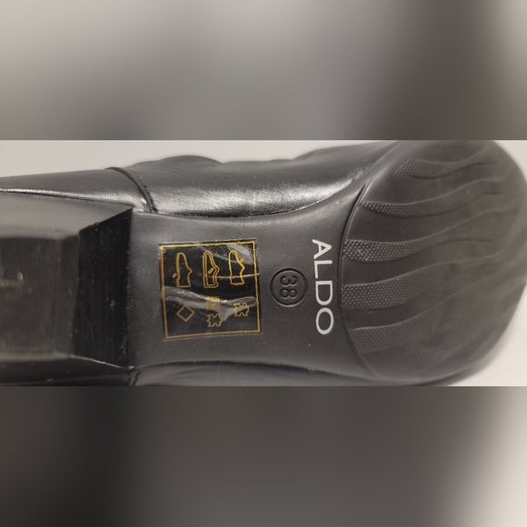 New, Genuine Leather Black Ankle Booties. Retro styled - Picture 9 of 10